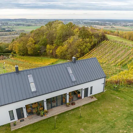 Tatil Evi Dabrowka W Winiarni Dabrowka Szczepanowska