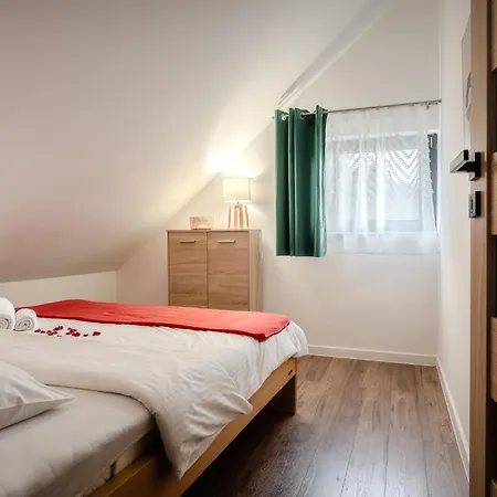 Dabrowka W Winiarni Tatil Evi